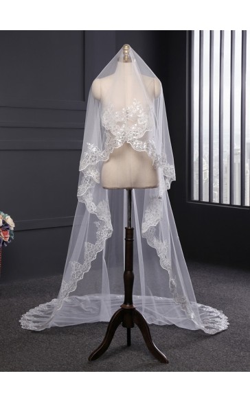 One-tier Lace Applique Edge Cathedral Bridal Veils With Lace