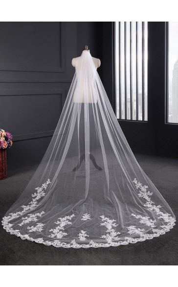 One-tier Lace Applique Edge Cathedral Bridal Veils With Lace