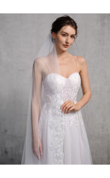 One-tier Lace Applique Edge Chapel Bridal Veils With Lace