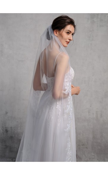 One-tier Lace Applique Edge Chapel Bridal Veils With Lace