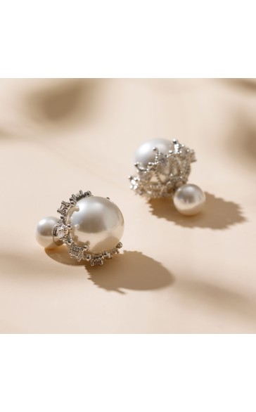 Ladies' Exquisite Alloy With Irregular Rhinestone Earrings