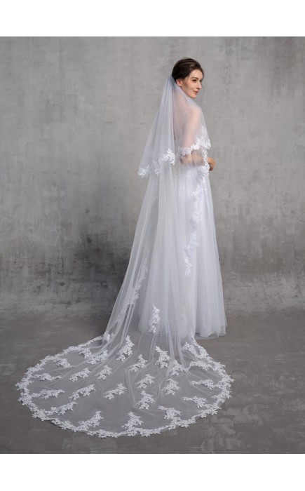 Two-tier Lace Applique Edge Chapel Bridal Veils With Lace