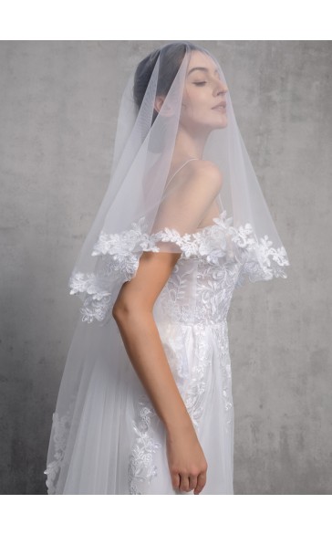 Two-tier Lace Applique Edge Chapel Bridal Veils With Lace