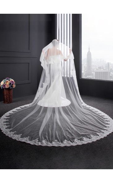 Two-tier Lace Applique Edge Cathedral Bridal Veils With Lace