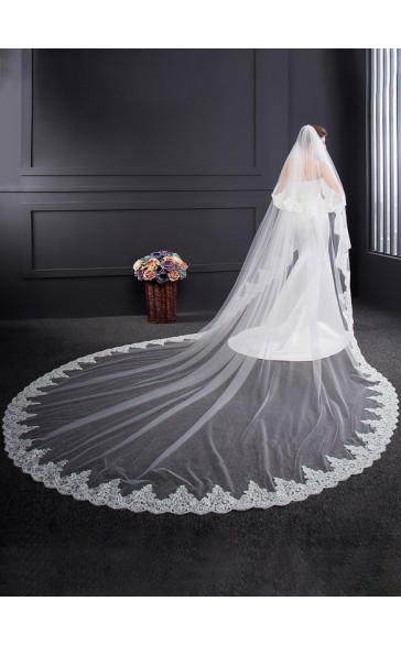 Two-tier Lace Applique Edge Cathedral Bridal Veils With Lace