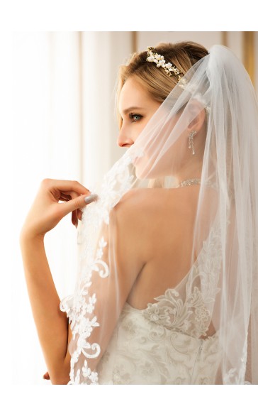 Two-tier Lace Applique Edge Elbow Bridal Veils With Lace