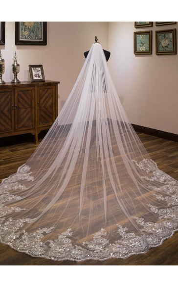 One-tier Lace Applique Edge Cathedral Bridal Veils With Lace