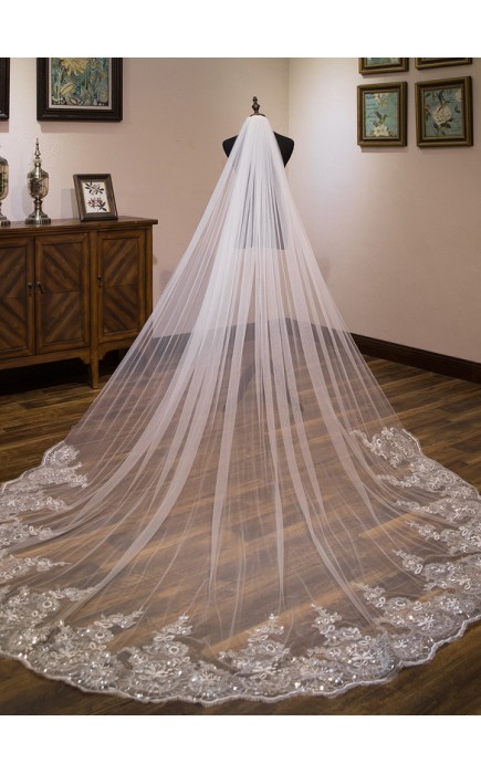 One-tier Lace Applique Edge Cathedral Bridal Veils With Lace