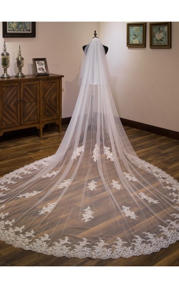 Two-tier Lace Applique Edge Cathedral Bridal Veils With Lace