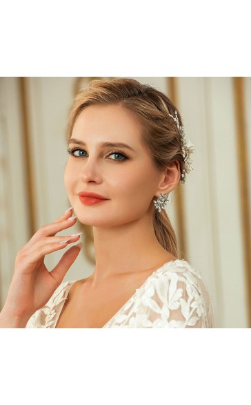 Ladies' Elegant Alloy With Irregular Rhinestone Earrings