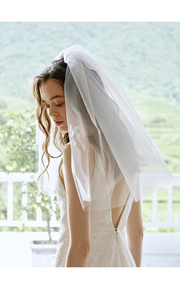 Two-tier Cut Edge Shoulder Veils