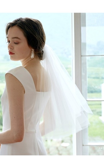 Two-tier Cut Edge Shoulder Veils