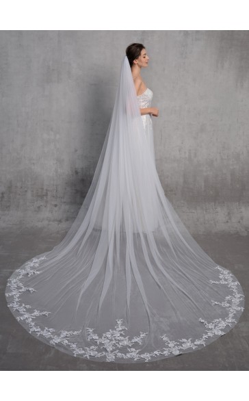 One-tier Lace Applique Edge Cathedral Bridal Veils With Lace