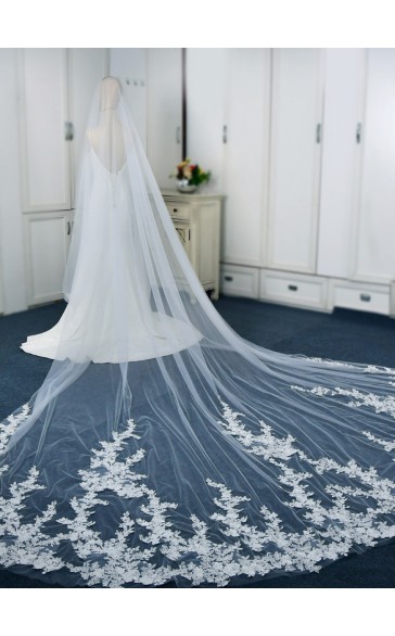 Two-tier Lace Applique Edge Cathedral Bridal Veils With Lace