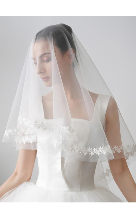 Two-tier Lace Applique Edge Fingertip Bridal Veils With Lace