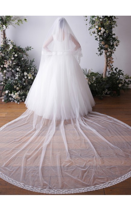 Two-tier Lace Applique Edge Cathedral Bridal Veils With Lace