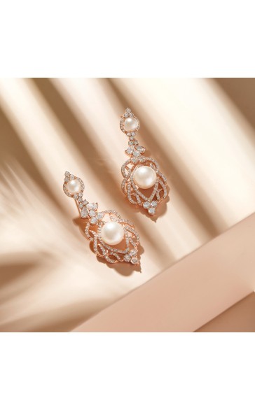 Elegant Alloy With Irregular Pearl Earrings