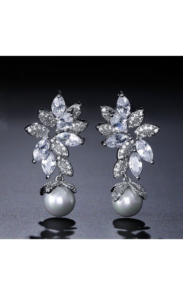 Elegant Alloy With Irregular Rhinestone Earrings