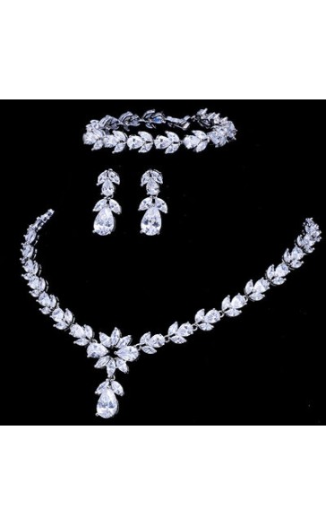 Luxurious Alloy With Irregular Rhinestone/Cubic Zirconia Jewelry Sets