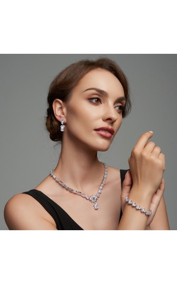 Luxurious Alloy With Irregular Rhinestone/Cubic Zirconia Jewelry Sets