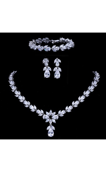 Luxurious Alloy With Irregular Rhinestone/Cubic Zirconia Jewelry Sets