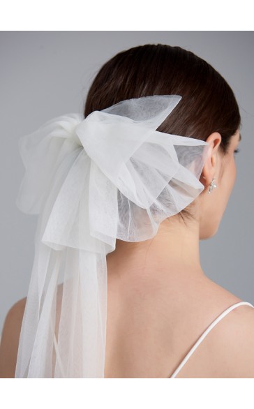 One-tier Cut Edge Elbow Bridal Veils With Lace