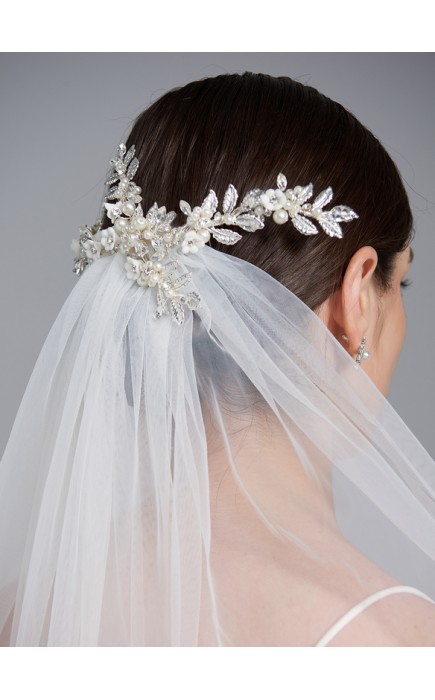 One-tier Cut Edge Waltz Bridal Veils With Rhinestones/Faux Pearl