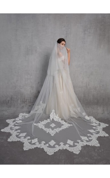 Two-tier Lace Applique Edge Cathedral Bridal Veils With Lace