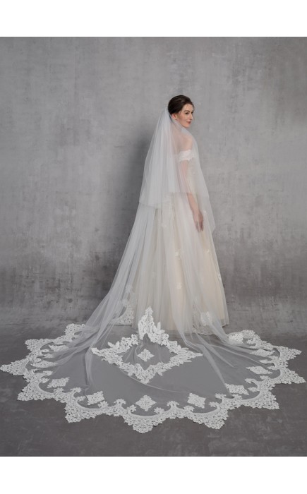 Two-tier Lace Applique Edge Cathedral Bridal Veils With Lace