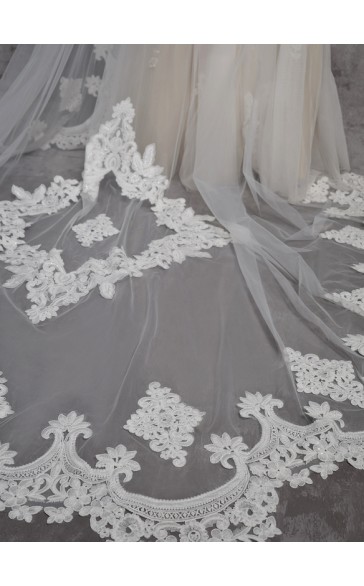 Two-tier Lace Applique Edge Cathedral Bridal Veils With Lace