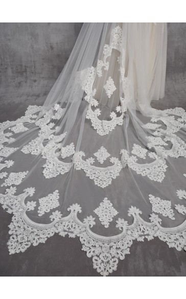 Two-tier Lace Applique Edge Cathedral Bridal Veils With Lace