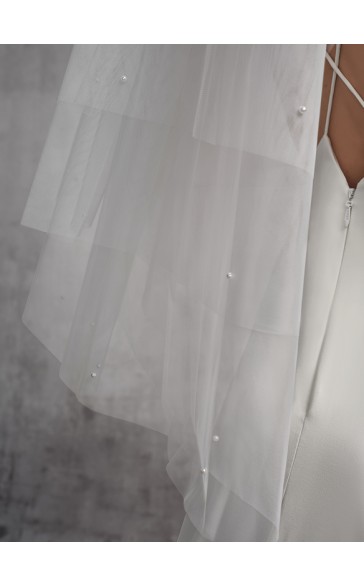 Four-tier Cut Edge Elbow Bridal Veils With Lace