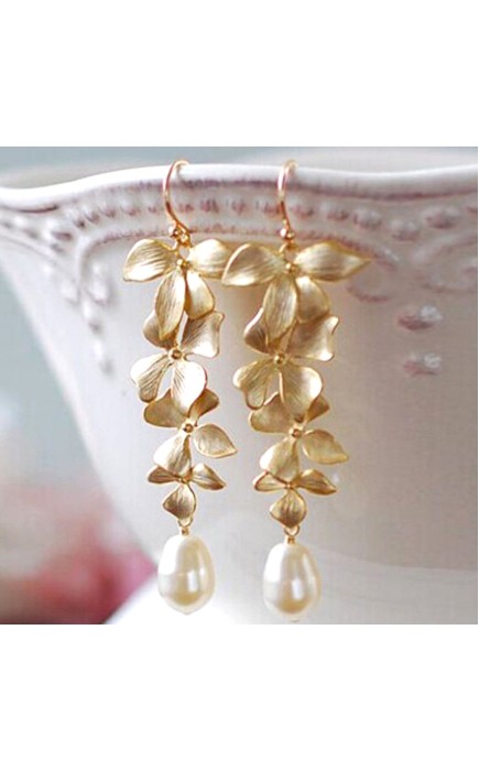 Ladies' Elegant/Beautiful/Classic Alloy With Irregular Pearl Earrings