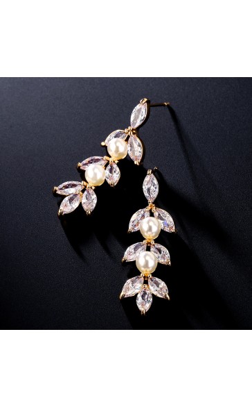 Ladies'/Couples' Elegant/Beautiful/Fashionable/Classic/Simple Alloy With Irregular Cubic Zirconia Earrings