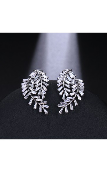 Ladies'/Couples' Elegant/Beautiful/Fashionable/Classic/Simple Alloy With Irregular Cubic Zirconia Earrings