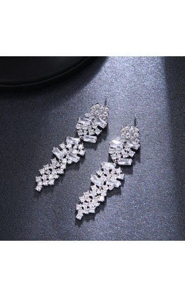 Ladies'/Couples' Elegant/Beautiful/Fashionable/Classic/Simple Alloy With Irregular Cubic Zirconia Earrings