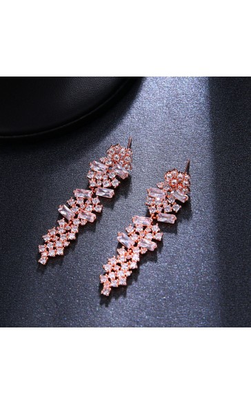 Ladies'/Couples' Elegant/Beautiful/Fashionable/Classic/Simple Alloy With Irregular Cubic Zirconia Earrings