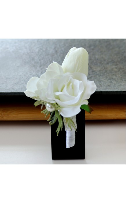 Elegant/Fascinating/Dreamlike Free-Form Silk Flower Boutonniere -