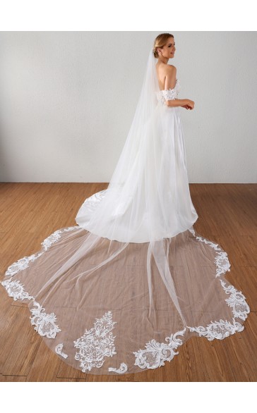 One-tier Lace Applique Edge Cathedral Bridal Veils With Lace