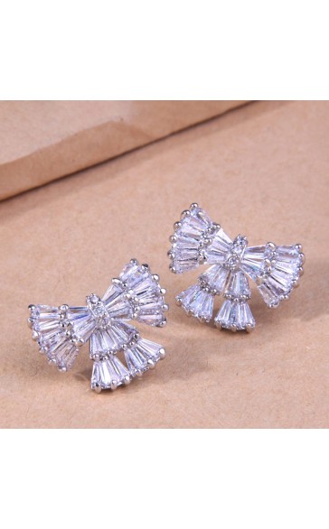 Elegant/Beautiful/Classic/Pretty/Attractive Alloy With Irregular Cubic Zirconia Earrings