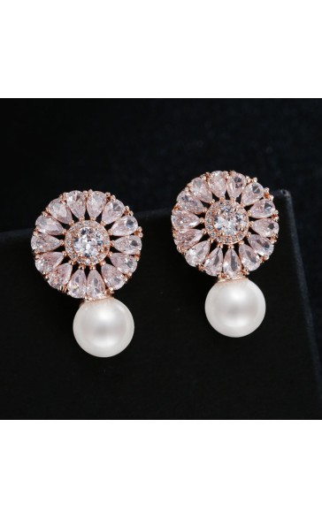 Ladies' Elegant/Beautiful/Classic/Pretty/Attractive Alloy With Round Pearl/Rhinestone Earrings