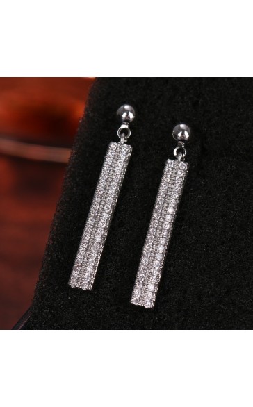 Elegant/Beautiful/Classic/Pretty Alloy With Round Rhinestone Earrings