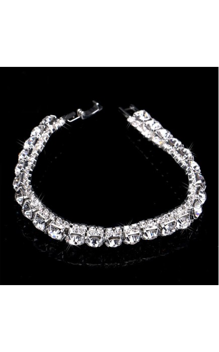 Ladies' Elegant/Beautiful/Classic/Pretty/Attractive Alloy With Round Rhinestone Bracelets