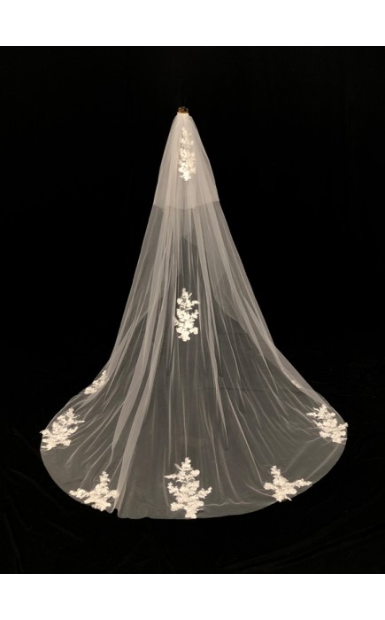 Two-tier Lace Applique Edge Cathedral Bridal Veils With Lace