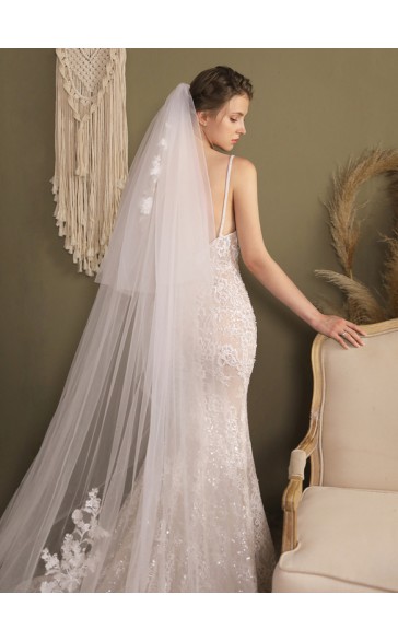 Two-tier Lace Applique Edge Cathedral Bridal Veils With Lace