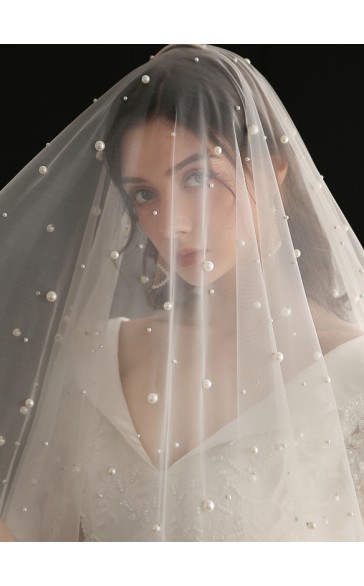 Two-tier Lace Applique Edge Fingertip Bridal Veils With Beading