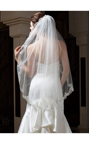 One-tier Lace Applique Edge Fingertip Bridal Veils With Lace