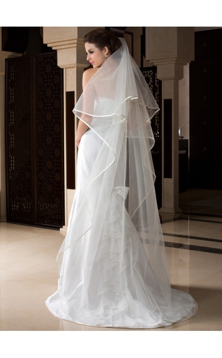 One-tier Satin Edge Chapel Bridal Veils With Ribbon