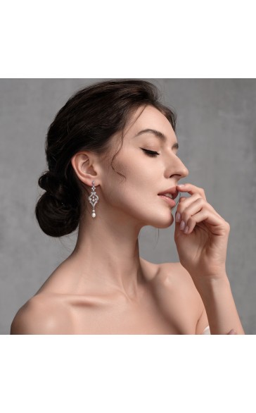 Ladies' Luxurious Alloy With Irregular Pearl Earrings